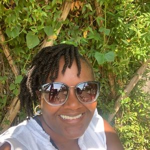 Meet your Posher, Lakiesha